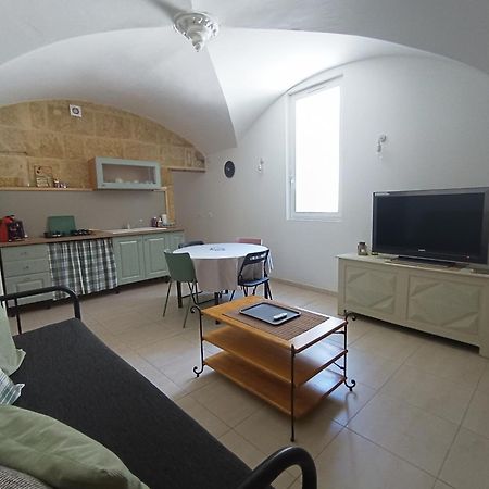 Dans Maison De Maitre, Appartement Independant. Montfrin 外观 照片